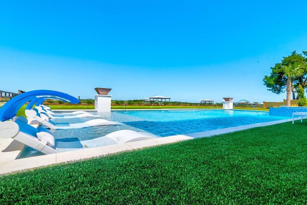 New Waterfront Home With Deep Water Dock Isle of Palms Exteriör bild