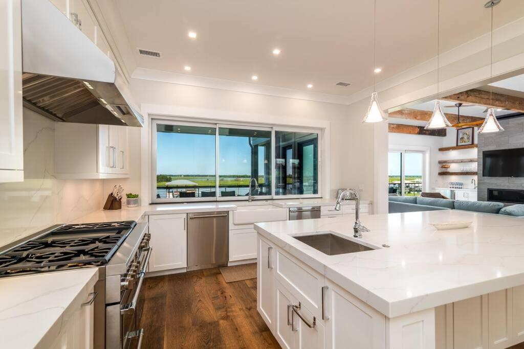 New Waterfront Home With Deep Water Dock Isle of Palms Exteriör bild