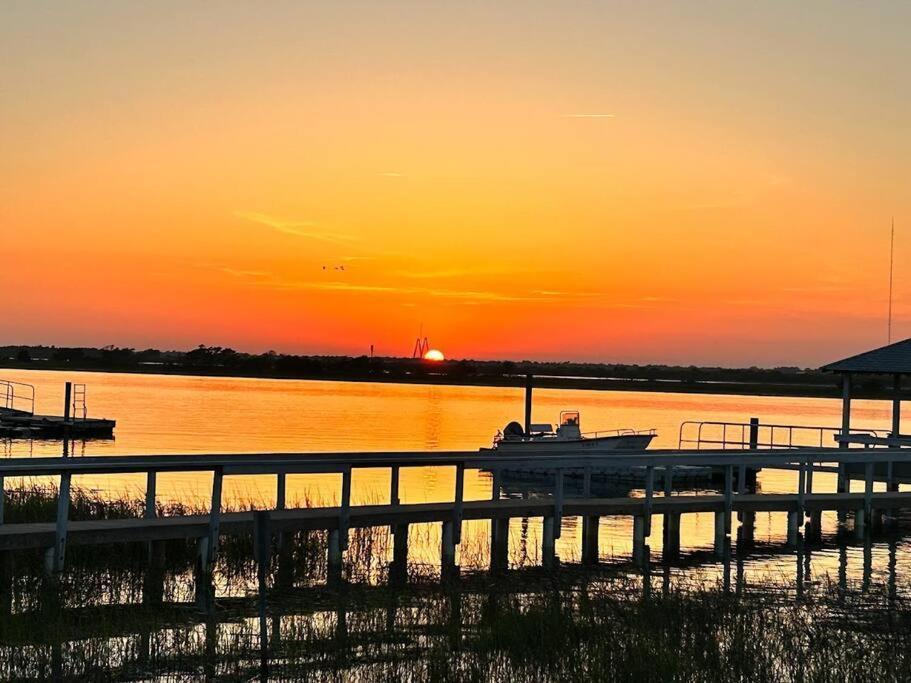 New Waterfront Home With Deep Water Dock Isle of Palms Exteriör bild