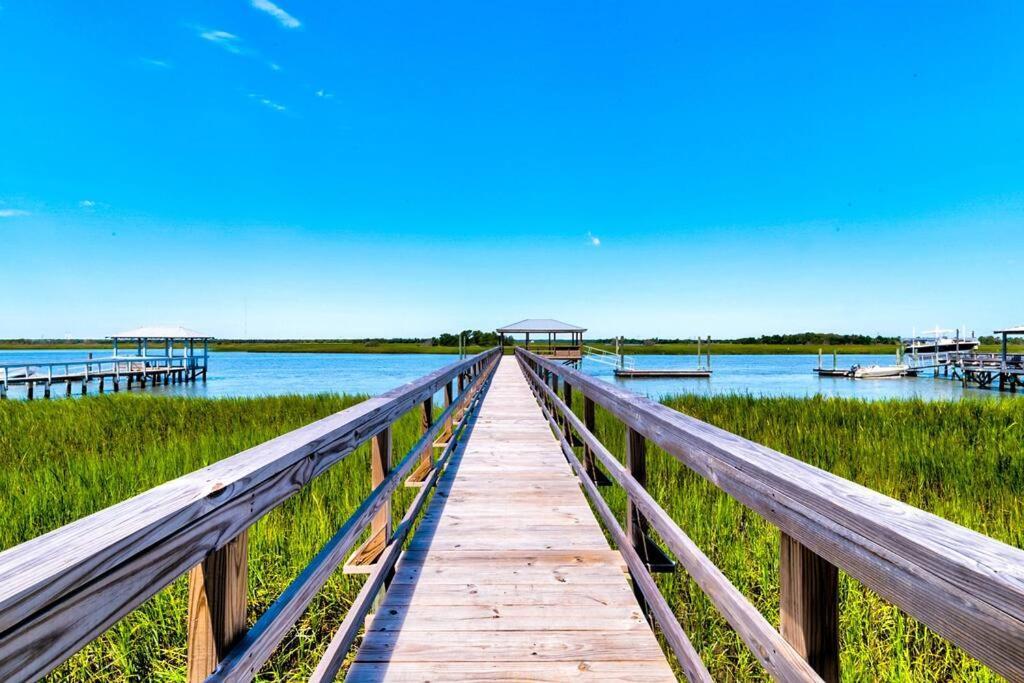 New Waterfront Home With Deep Water Dock Isle of Palms Exteriör bild