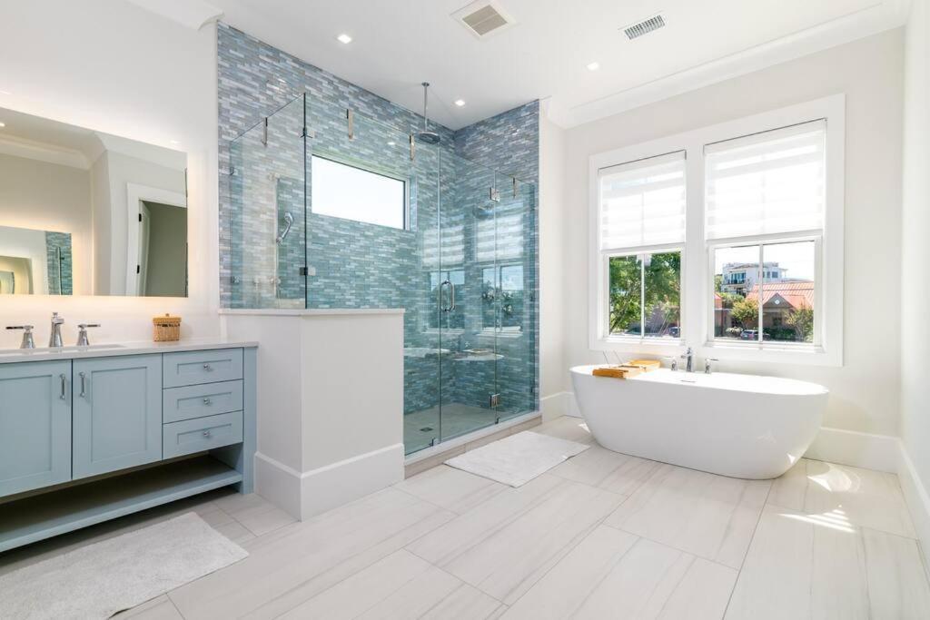 New Waterfront Home With Deep Water Dock Isle of Palms Exteriör bild